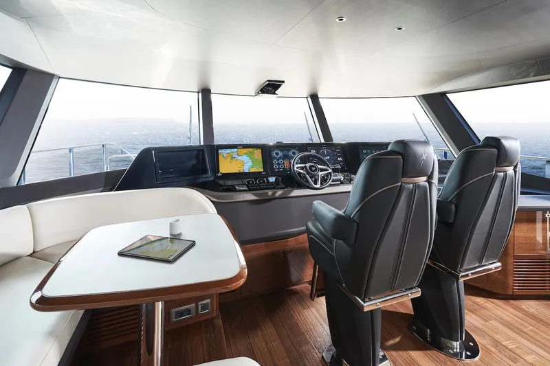  Yacht Photos Pics Wheelhouse