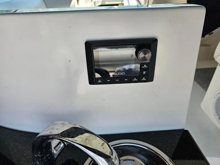  Yacht Photos Pics Control panel on 2000 Cruisers 3870 Express yacht dashboard.