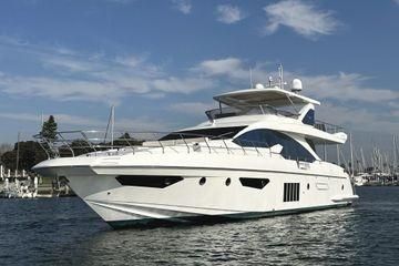 2015 Azimut 82 
