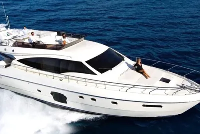 Ferretti Yachts 592