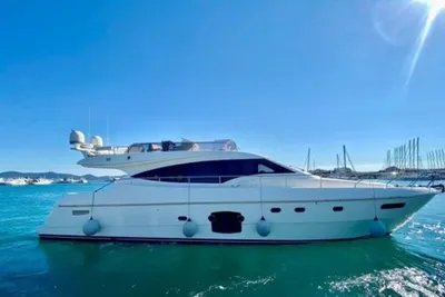 2009 Ferretti Yachts 592