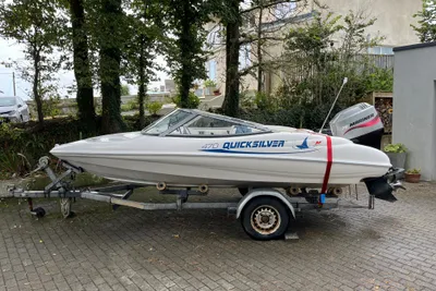 2004 Quicksilver 470 SP
