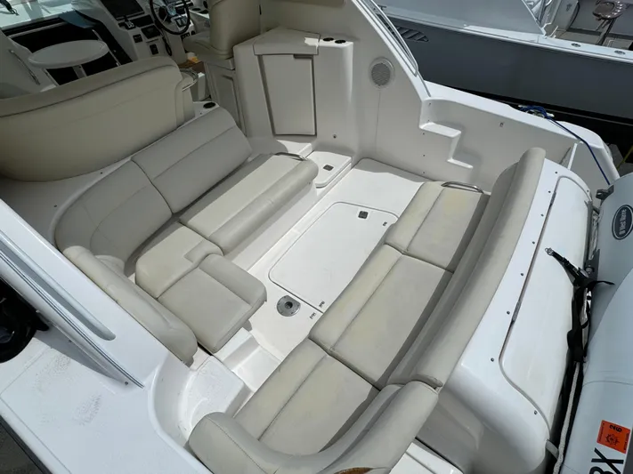 Ost - 39044 Yacht Photos Pics cockpit