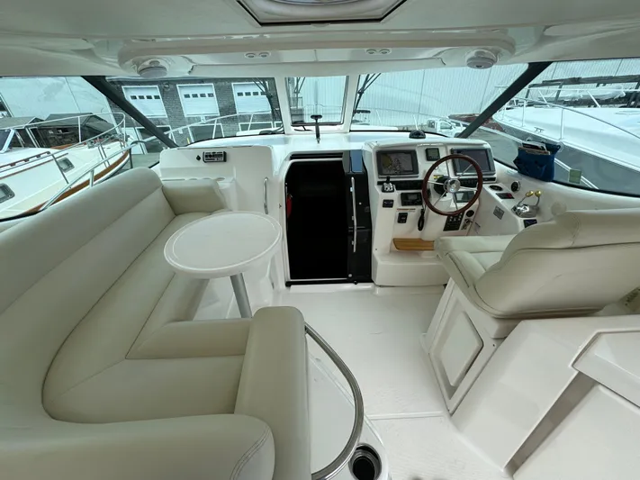 Ost - 39044 Yacht Photos Pics helm seating