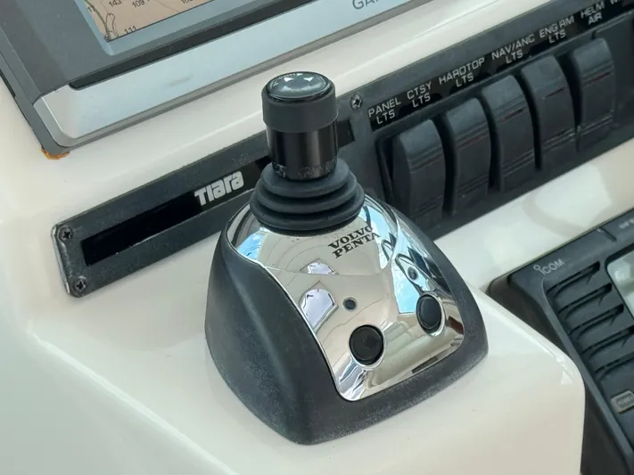 Ost - 39044 Yacht Photos Pics volvo ips joystick