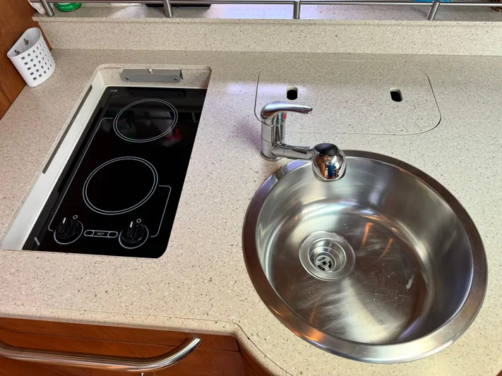 Ost - 39044 Yacht Photos Pics galley stove