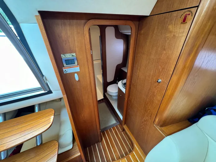 Ost - 39044 Yacht Photos Pics master head w shower