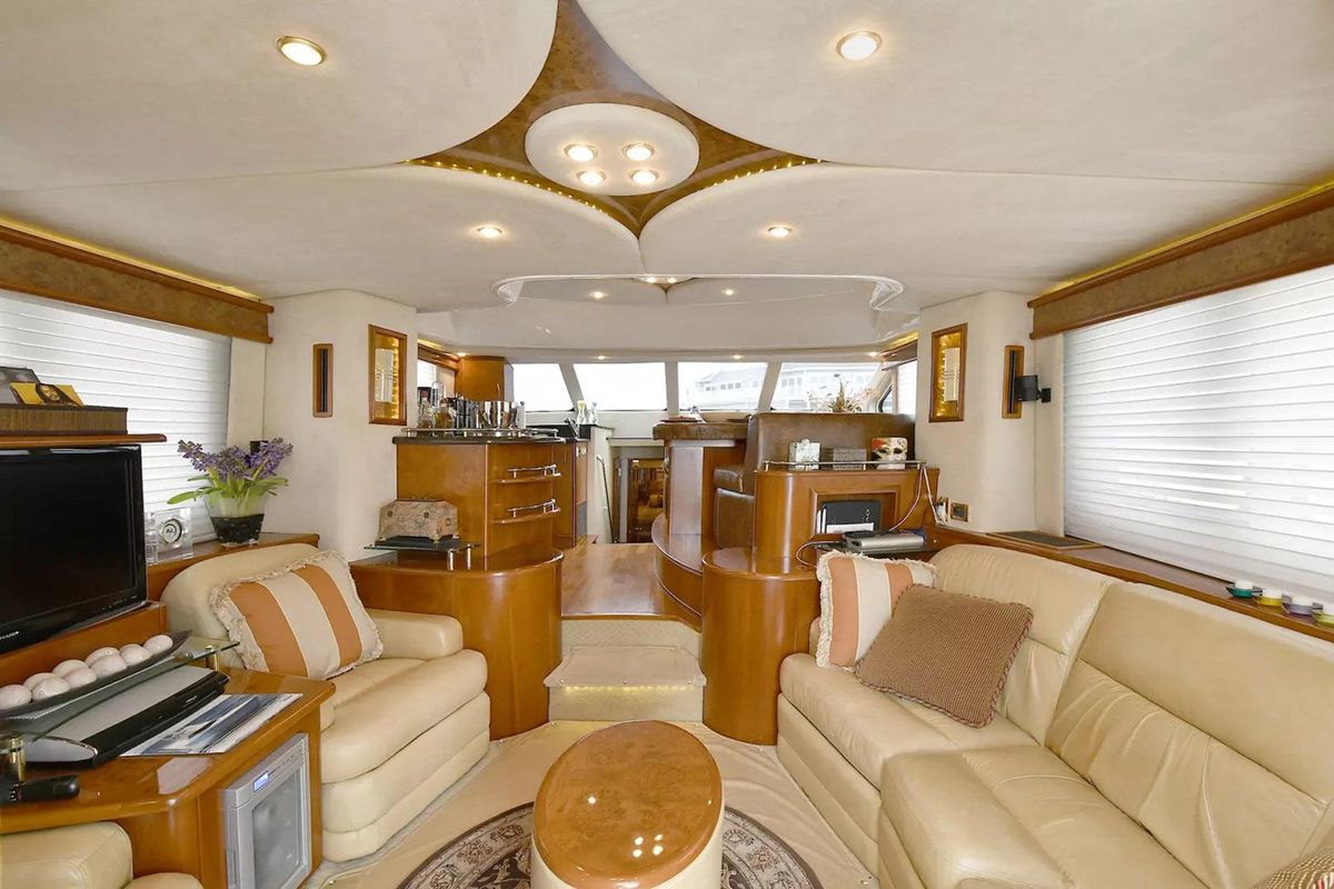 2009 Silverton 52 