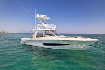 Boston Whaler 420 Outrage