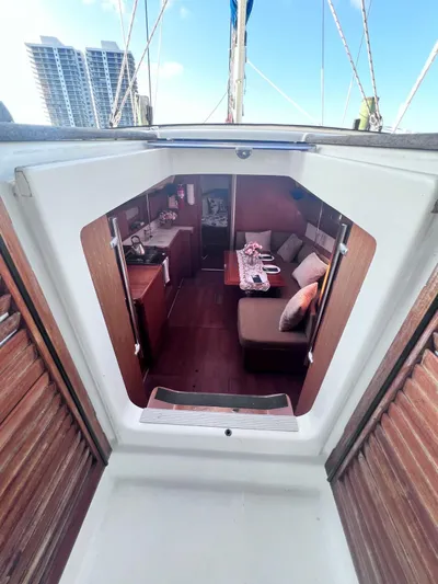  Yacht Photos Pics Interior view of 2009 Beneteau America Oceanis 41 sailboat cabin.