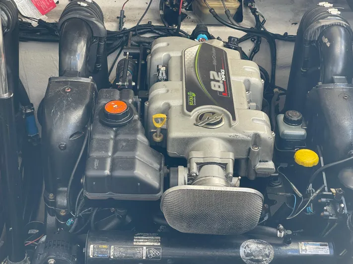 Hanky Panky Yacht Photos Pics 2012 Sea Ray 350 Sundancer engine compartment with 8.2L MerCruiser engine.