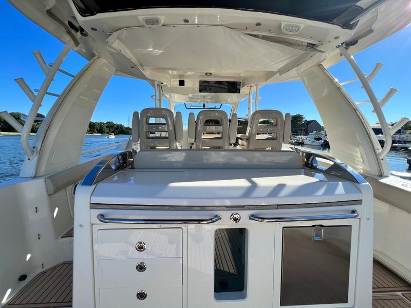 2016 Boston Whaler 420 Outrage