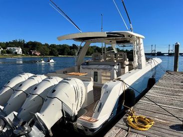 2016 42' Boston Whaler-420 Outrage Greenwich, CT, US
