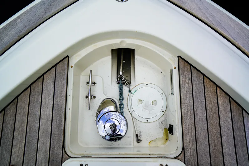 Tender Offer Yacht Photos Pics 2008 Chris-Craft Catalina 29 anchor compartment with chain and winch.