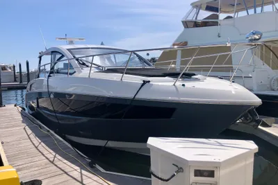 Cruisers Yachts 39 EC