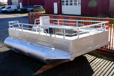 2024 Custom Pont/veer/werkschip