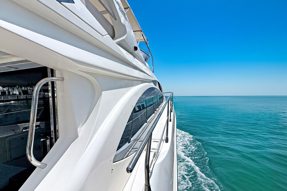 2012 Azimut 55 