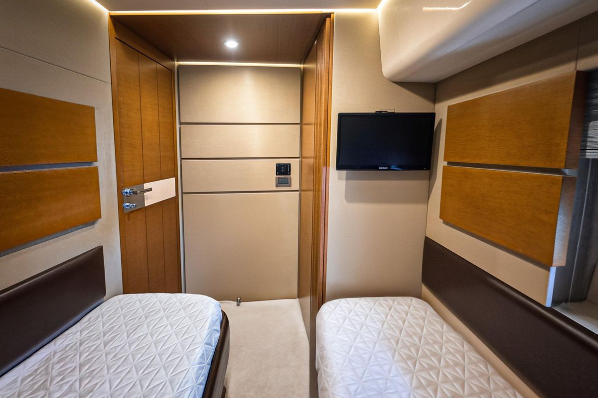 2012 Azimut 55 
