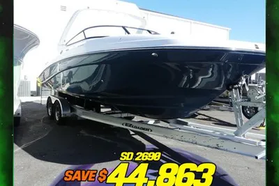 Hurricane sundeck 2690