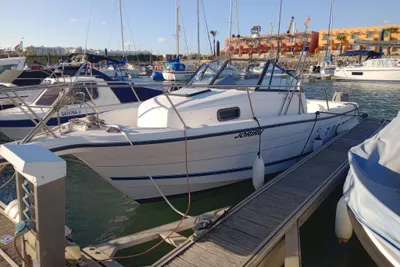 1997 Bayliner 2352 Trophy