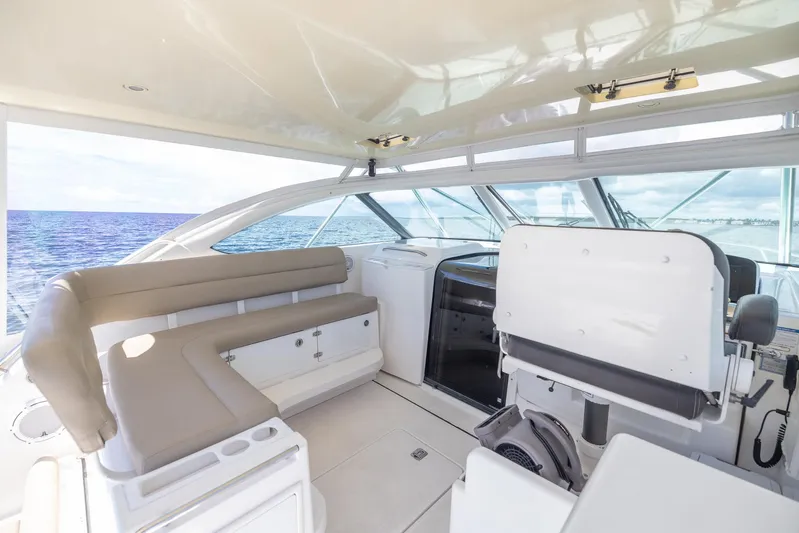 Mutiny Yacht Photos Pics Interior of 2004 Tiara Yachts 4200 Open with ocean view.