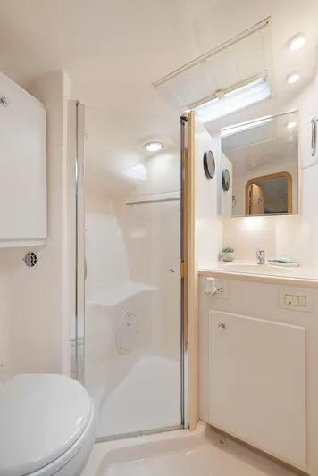 Mutiny Yacht Photos Pics 