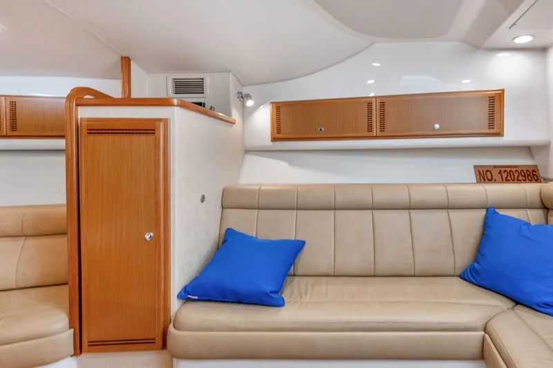 B Reel Yacht Photos Pics 2008 32 Cabo 32 Express B Reel Cabin