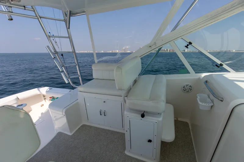 B Reel Yacht Photos Pics 2008 32 Cabo 32 Express B Reel Helm