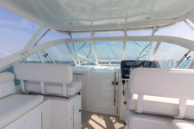 B Reel Yacht Photos Pics 2008 32 Cabo 32 Express B Reel Helm