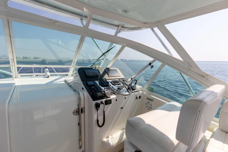 B Reel Yacht Photos Pics 2008 32 Cabo 32 Express B Reel Helm