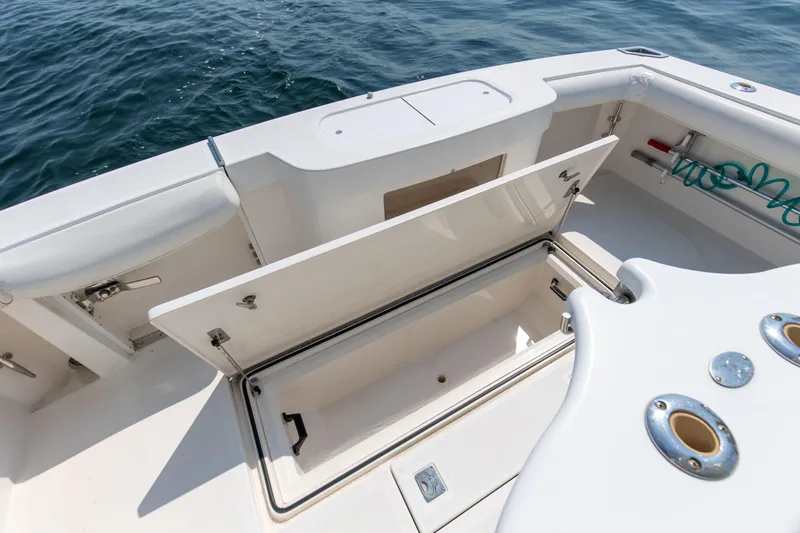 B Reel Yacht Photos Pics 2008 32 Cabo 32 Express B Reel Deck