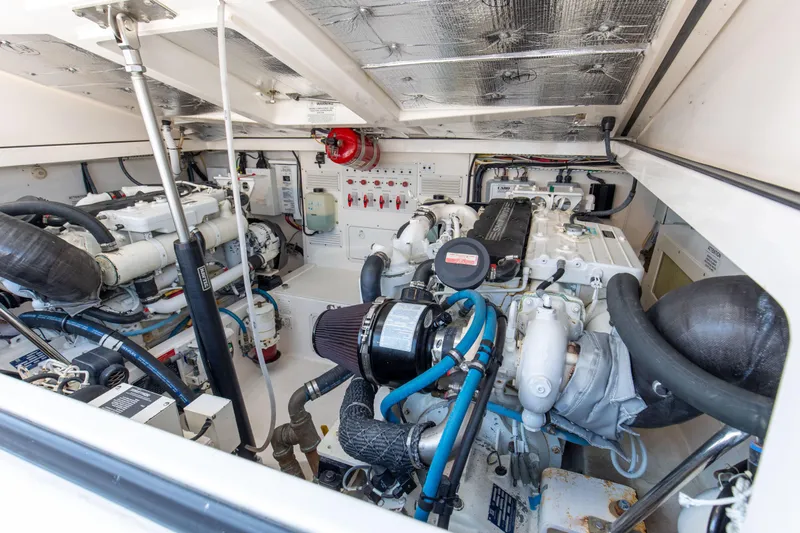 B Reel Yacht Photos Pics 2008 32 Cabo 32 Express B Reel Engine Room