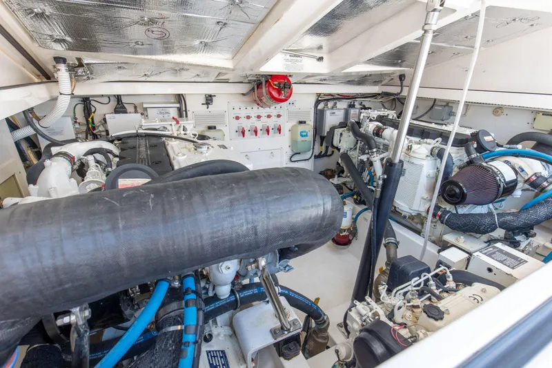 B Reel Yacht Photos Pics 2008 32 Cabo 32 Express B Reel Engine Room