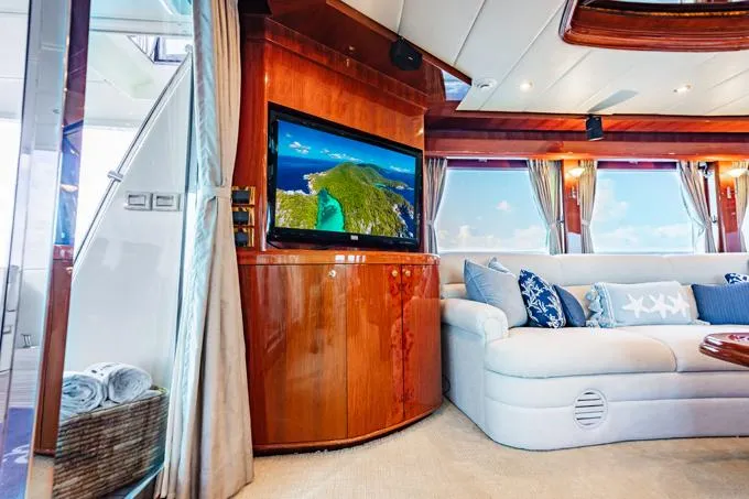 Southern Belle Yacht Photos Pics Salon Entertainment Cabinet