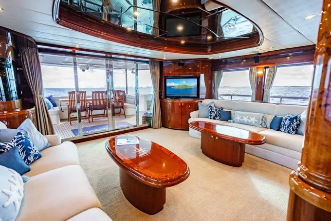 Southern Belle Yacht Photos Pics Salon Looking Aft