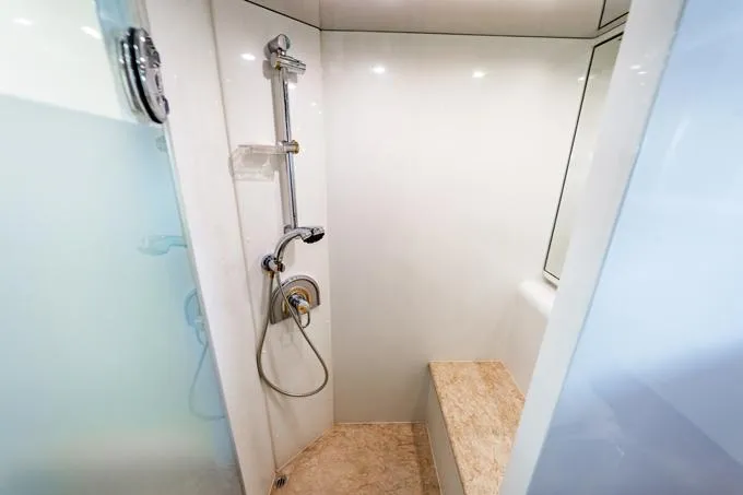 Southern Belle Yacht Photos Pics Stbd. Guest Shower