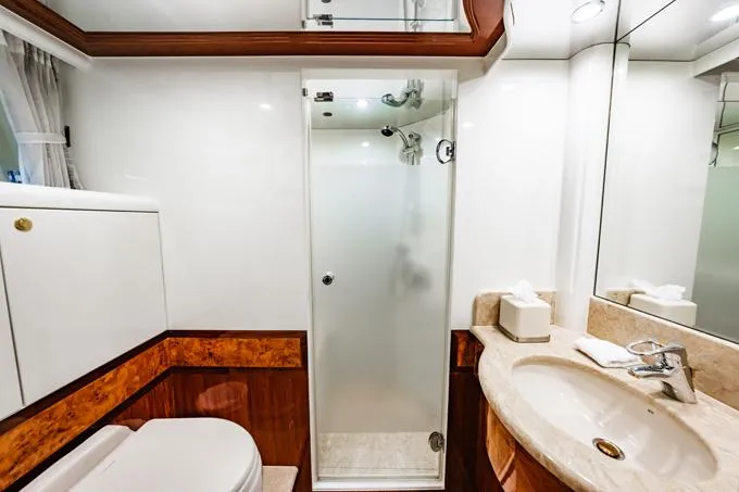 Southern Belle Yacht Photos Pics Port Side Guest Head