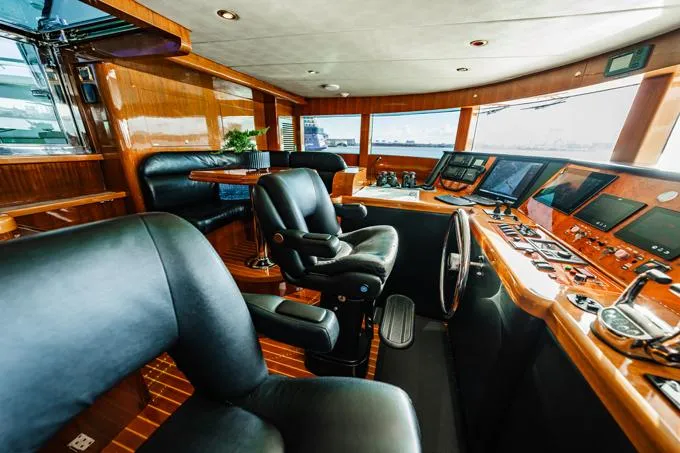 Southern Belle Yacht Photos Pics Pilothouse