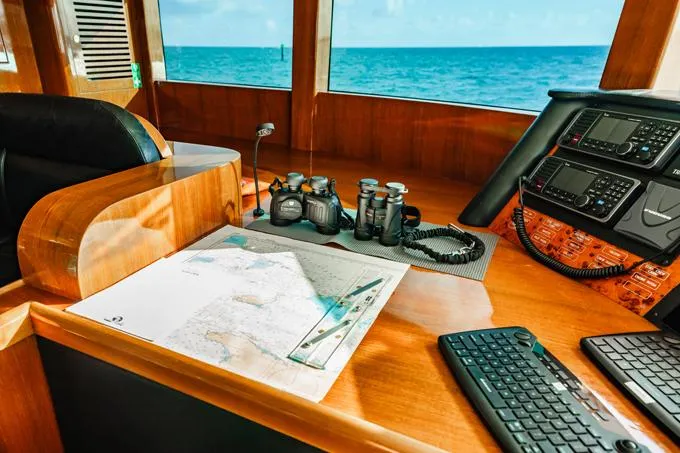 Southern Belle Yacht Photos Pics Pilothouse Chart Fleet