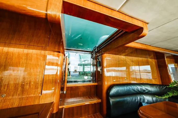 Southern Belle Yacht Photos Pics Flybridge Access