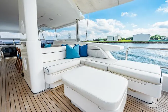 Southern Belle Yacht Photos Pics Boat Deck Seating