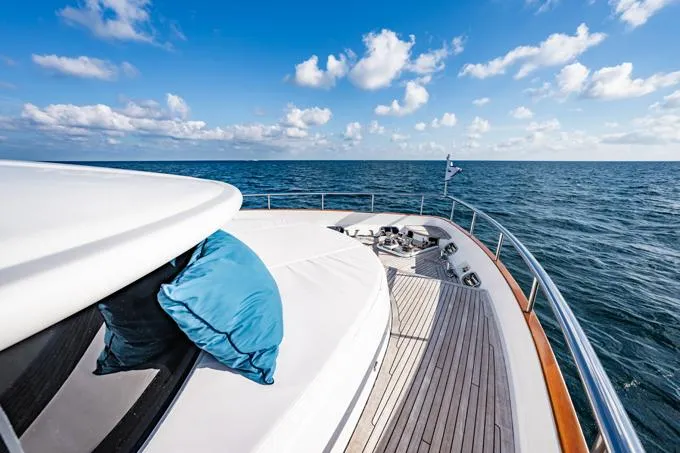 Southern Belle Yacht Photos Pics Bow