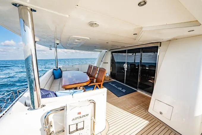Southern Belle Yacht Photos Pics Salon Door