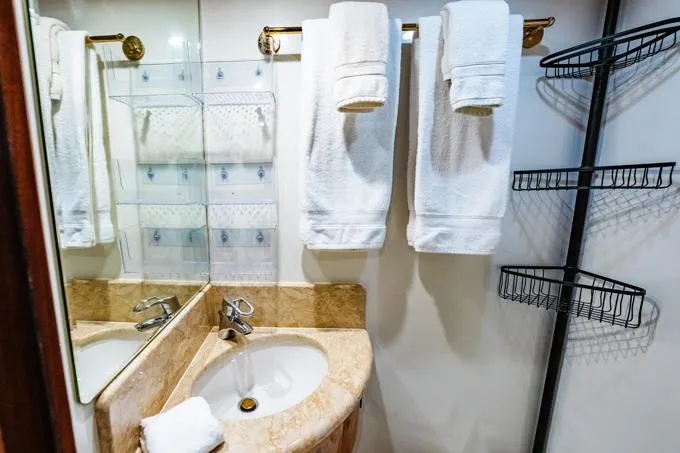 Southern Belle Yacht Photos Pics Crew Head