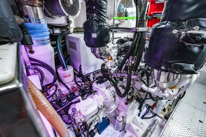 Southern Belle Yacht Photos Pics Stbd. Gear and PTO