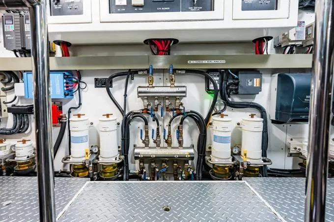 Southern Belle Yacht Photos Pics Fuel Manifold