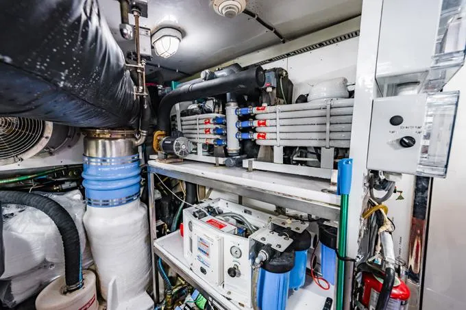 Southern Belle Yacht Photos Pics Newer A/C Plant