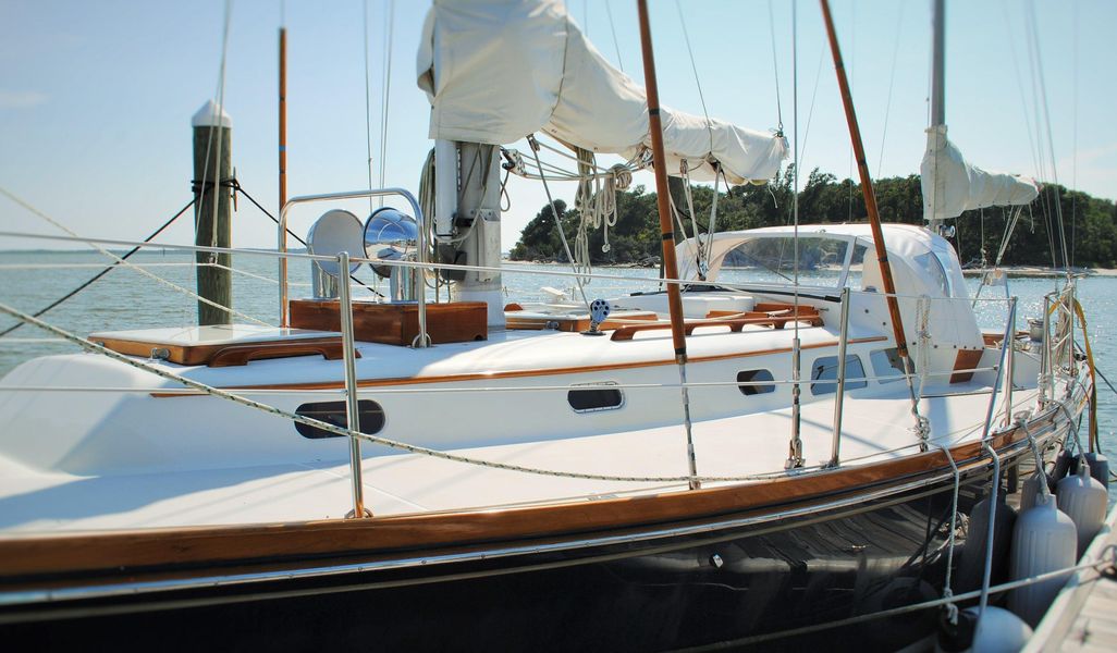 1987 Hinckley Bermuda 40 MK III Yawl