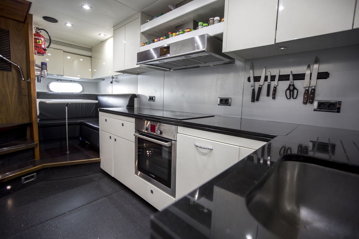 2009 Sunseeker 86 