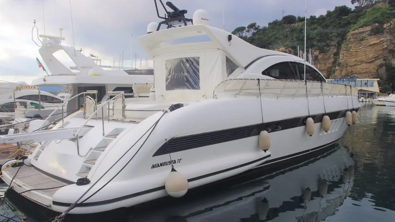  Yacht Photos Pics 01 Exterior